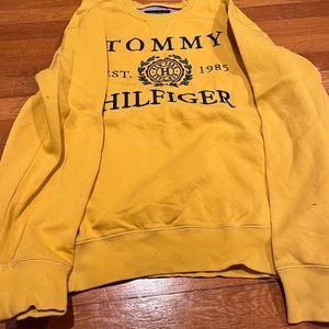 Yellow Tommy Hilfiger crewneck sweatshirt